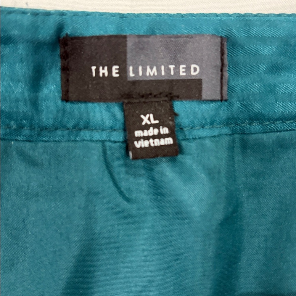 3 skirts - Picture 4 of 8